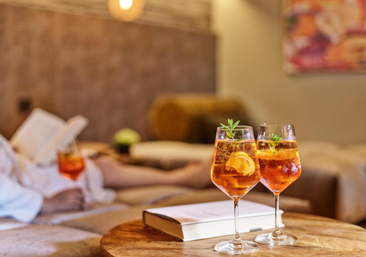 Hotel Erasmus - Mein Genuss- Und Wellnesshotel トラッセム エクステリア 写真