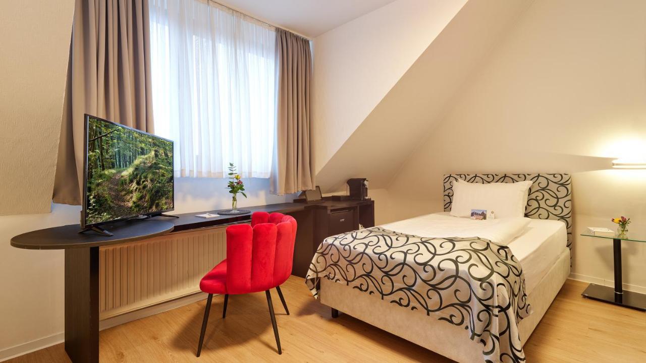 Hotel Erasmus - Mein Genuss- Und Wellnesshotel トラッセム エクステリア 写真