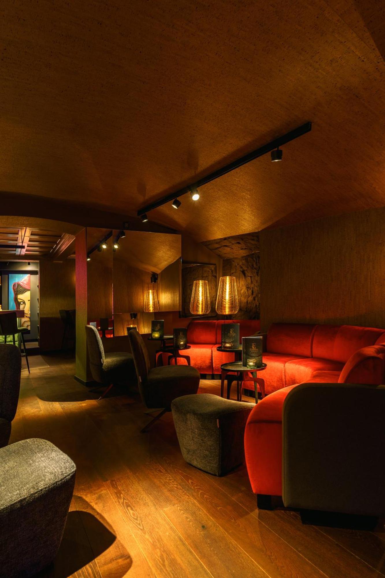 Hotel Erasmus - Mein Genuss- Und Wellnesshotel トラッセム エクステリア 写真