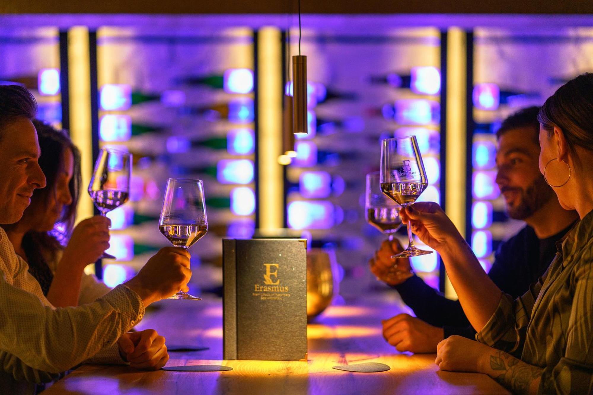 Hotel Erasmus - Mein Genuss- Und Wellnesshotel トラッセム エクステリア 写真