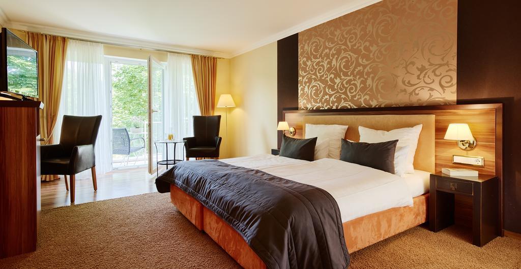 Hotel Erasmus - Mein Genuss- Und Wellnesshotel トラッセム エクステリア 写真